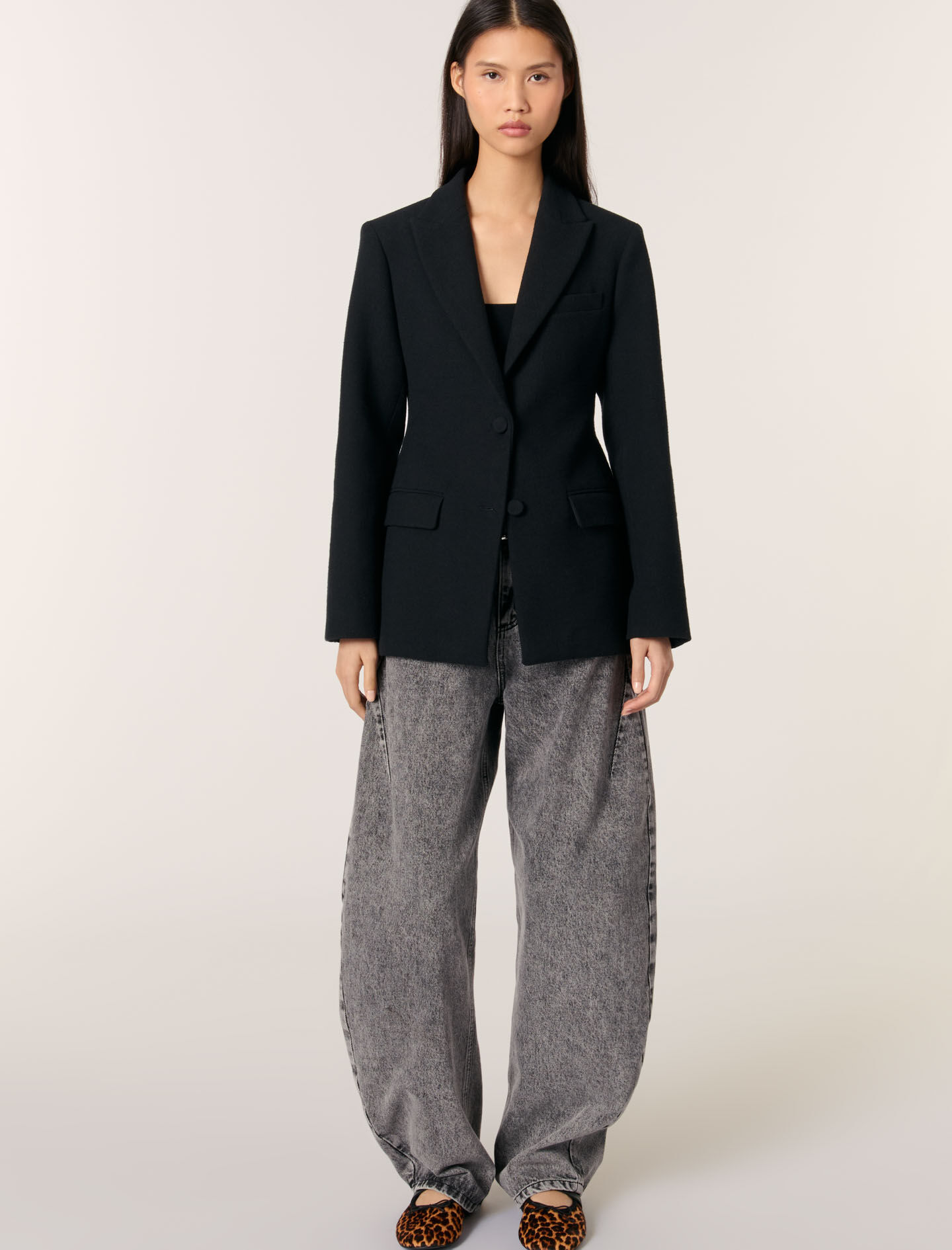 Slim-fit suit jacket