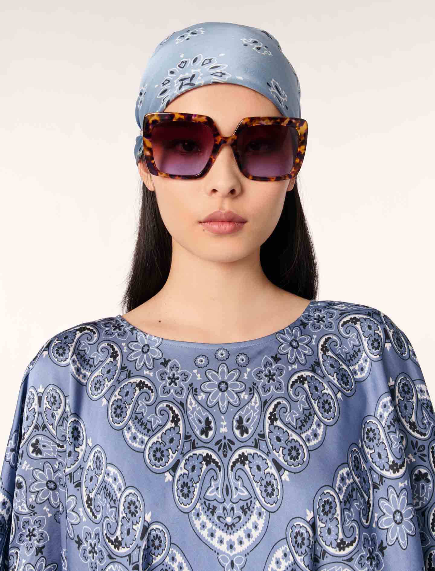 Flowing patterned top