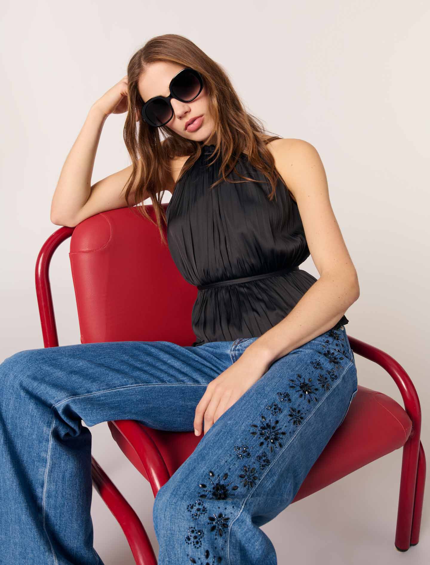 Sleeveless pleated top