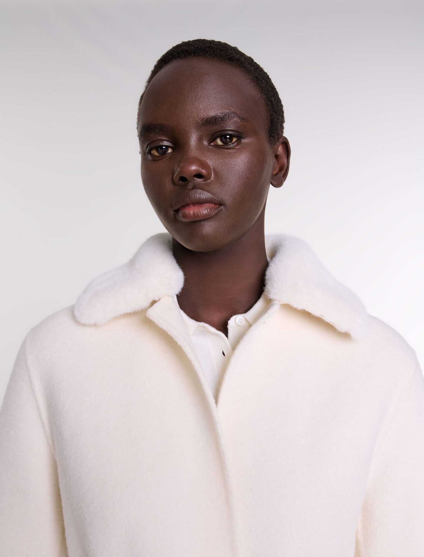 Wool coat with removable collar