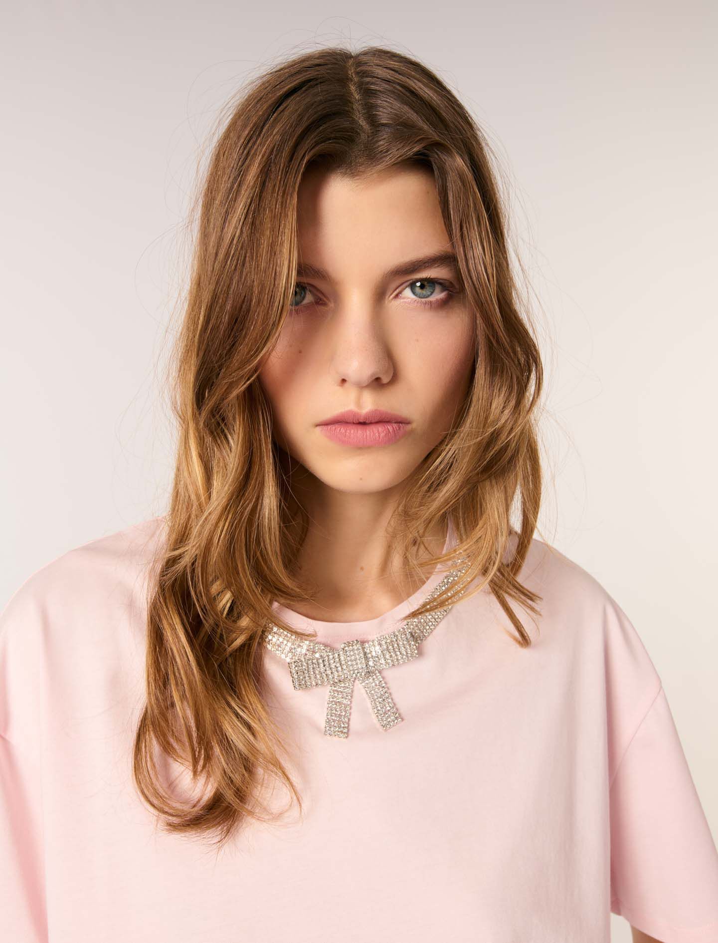 T-shirt with jewellery neck