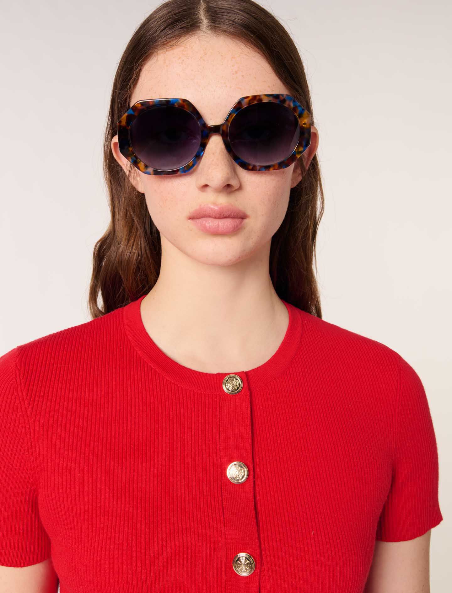 Cropped cardigan with gold buttons