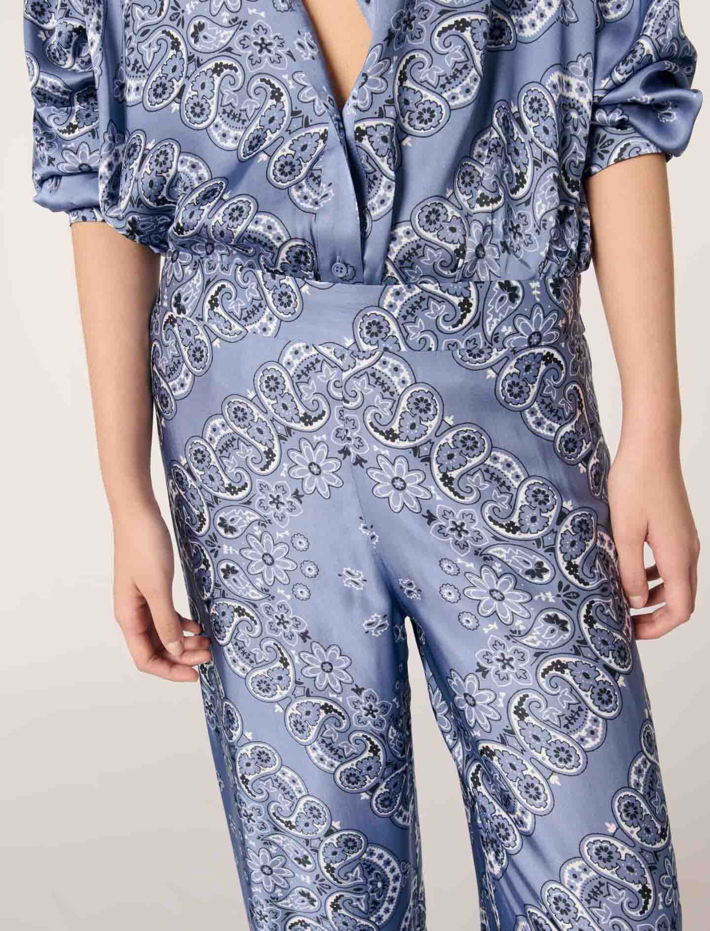 Flowing patterned trousers