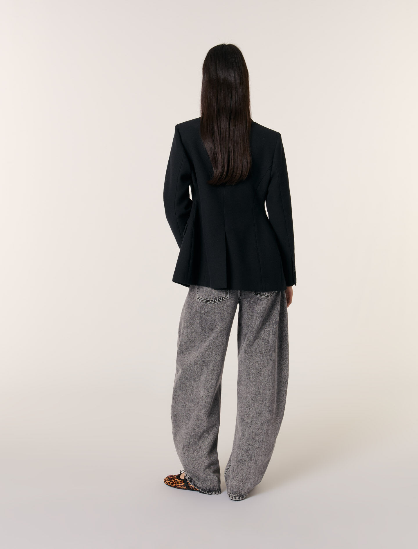 Slim-fit suit jacket