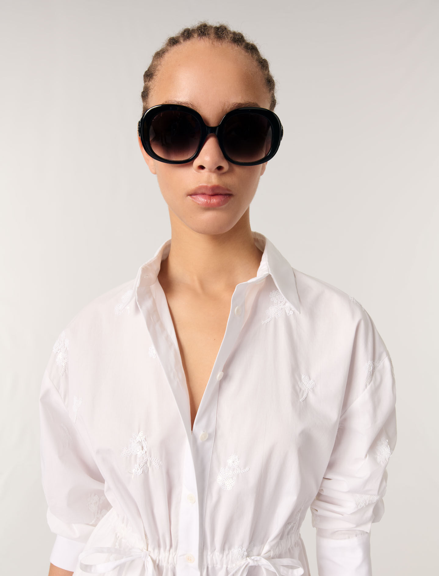 Short embroidered shirt