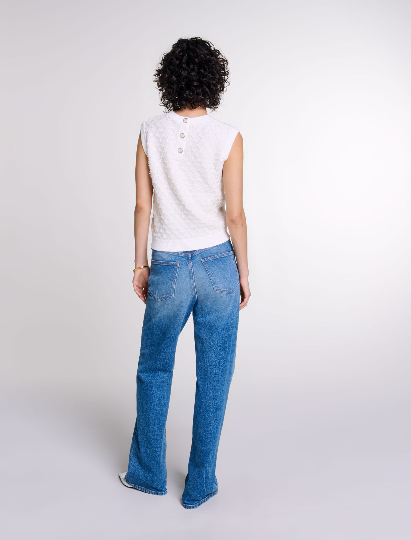 Sleeveless knit jumper