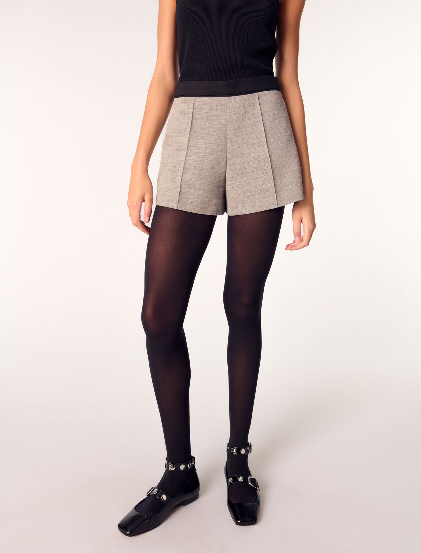 Suit shorts with darts