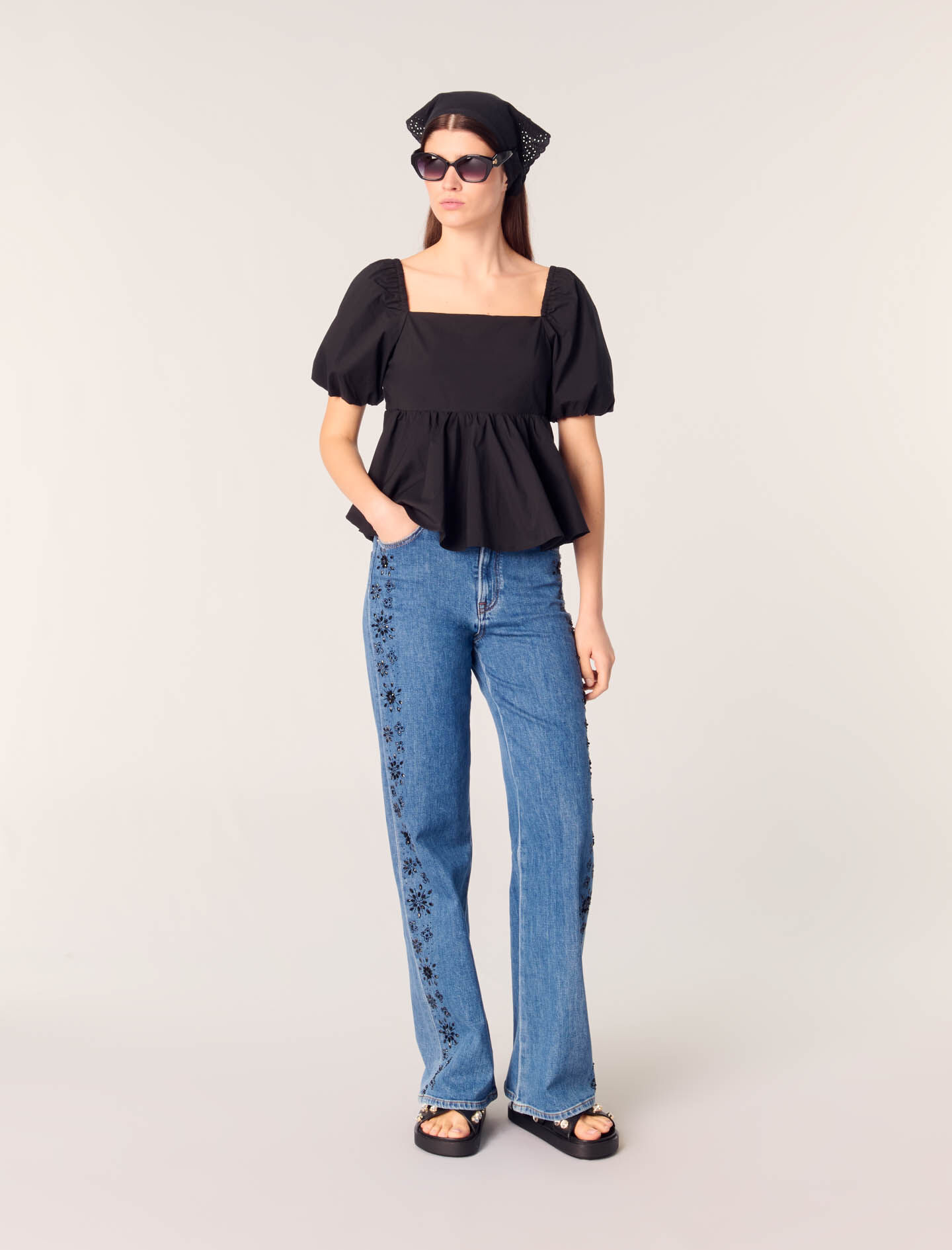 Embroidered jeans with rhinestones