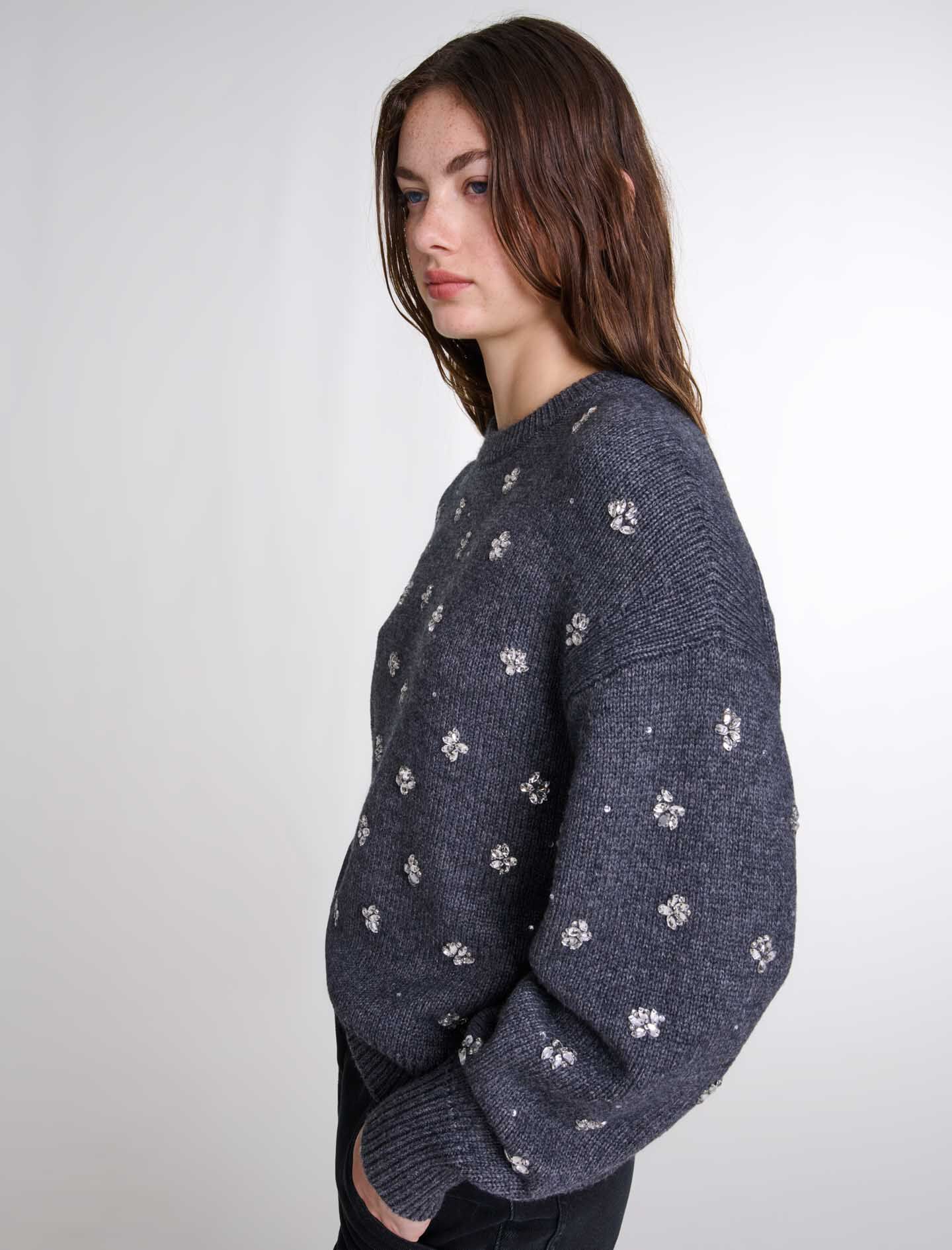 Knitted jumper with rhinestones