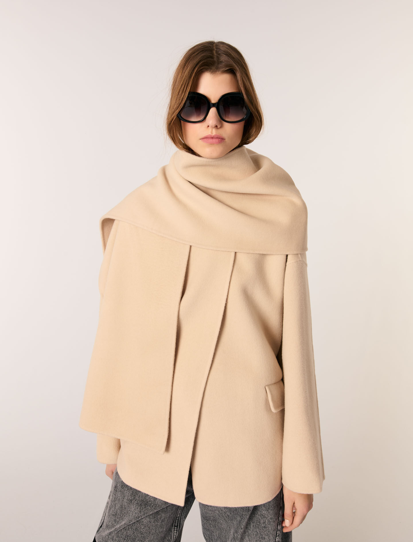 Double-faced coat with scarf