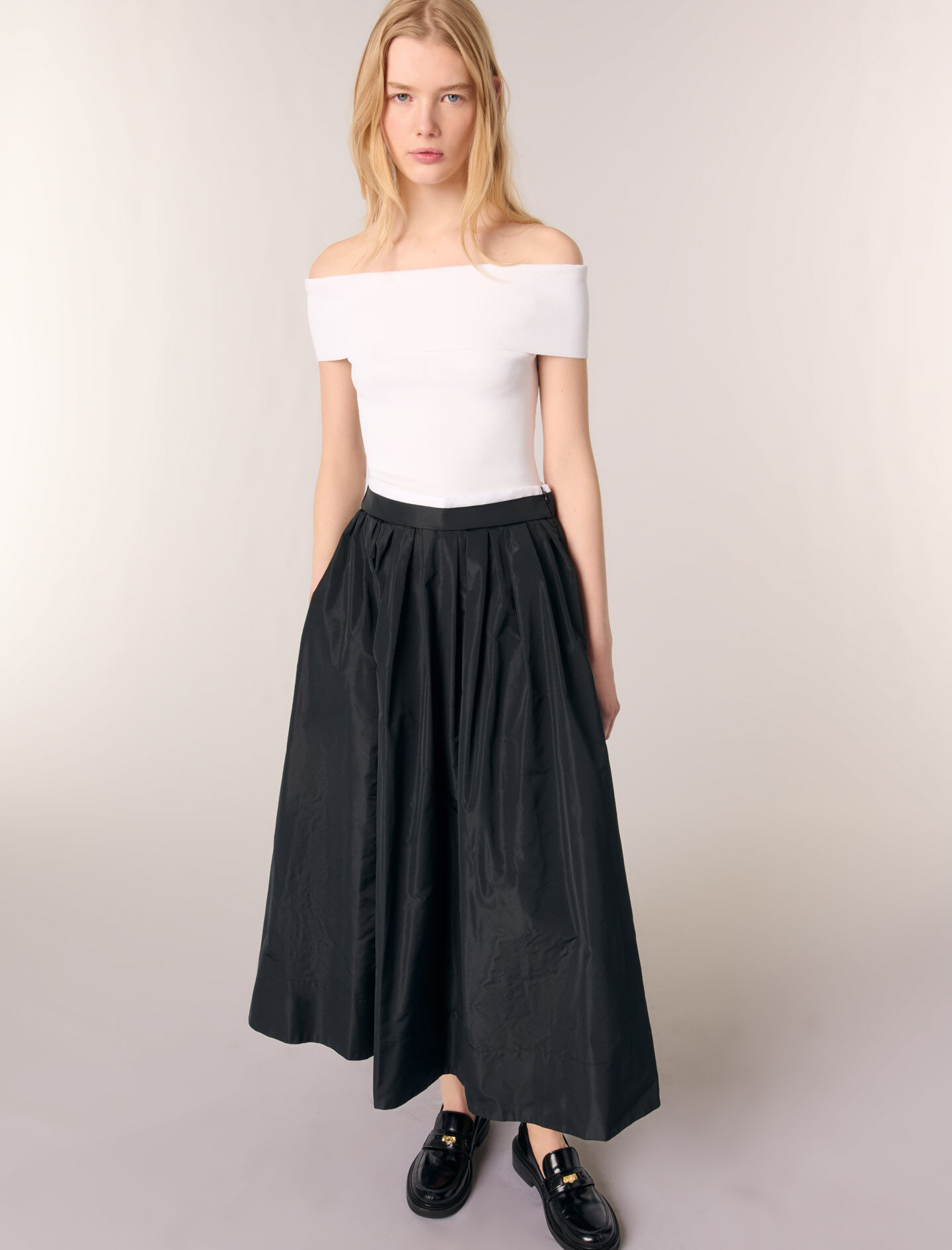 Long skirt with contrast waistband
