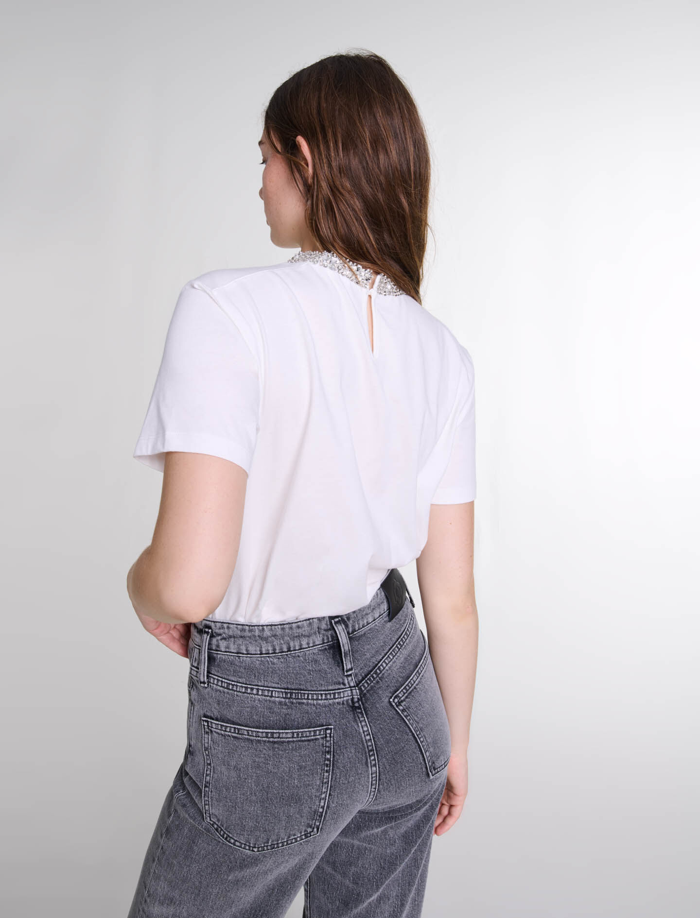 T-shirt with jewellery neck