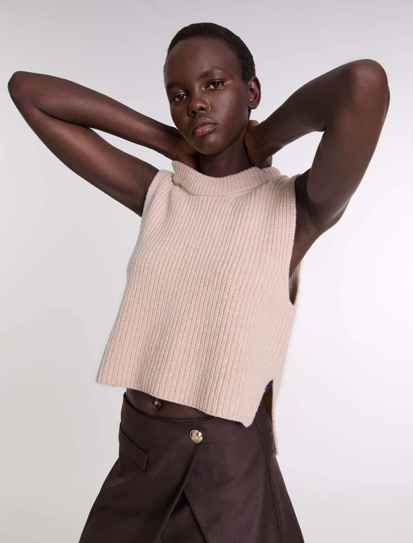 Sleeveless wool jumper
