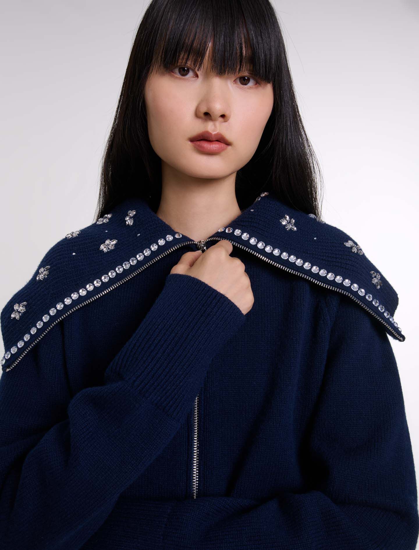 Cardigan with jewellery neck