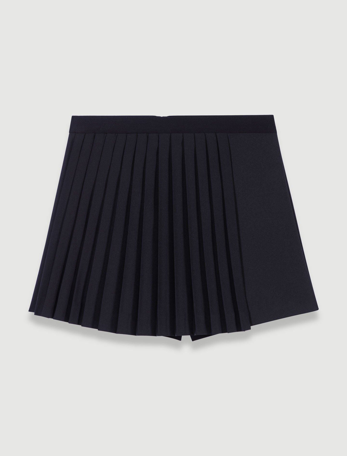 Straight-fit pleated shorts