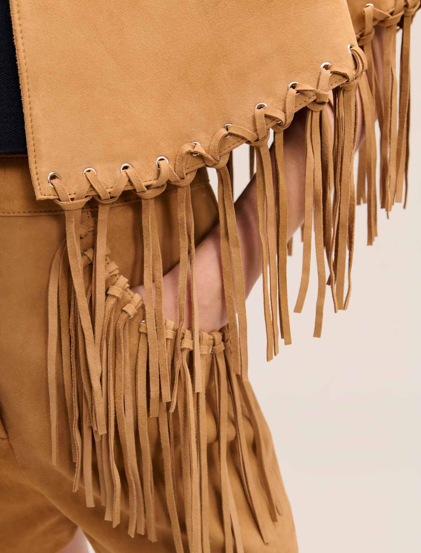 Short nubuck fringed coat