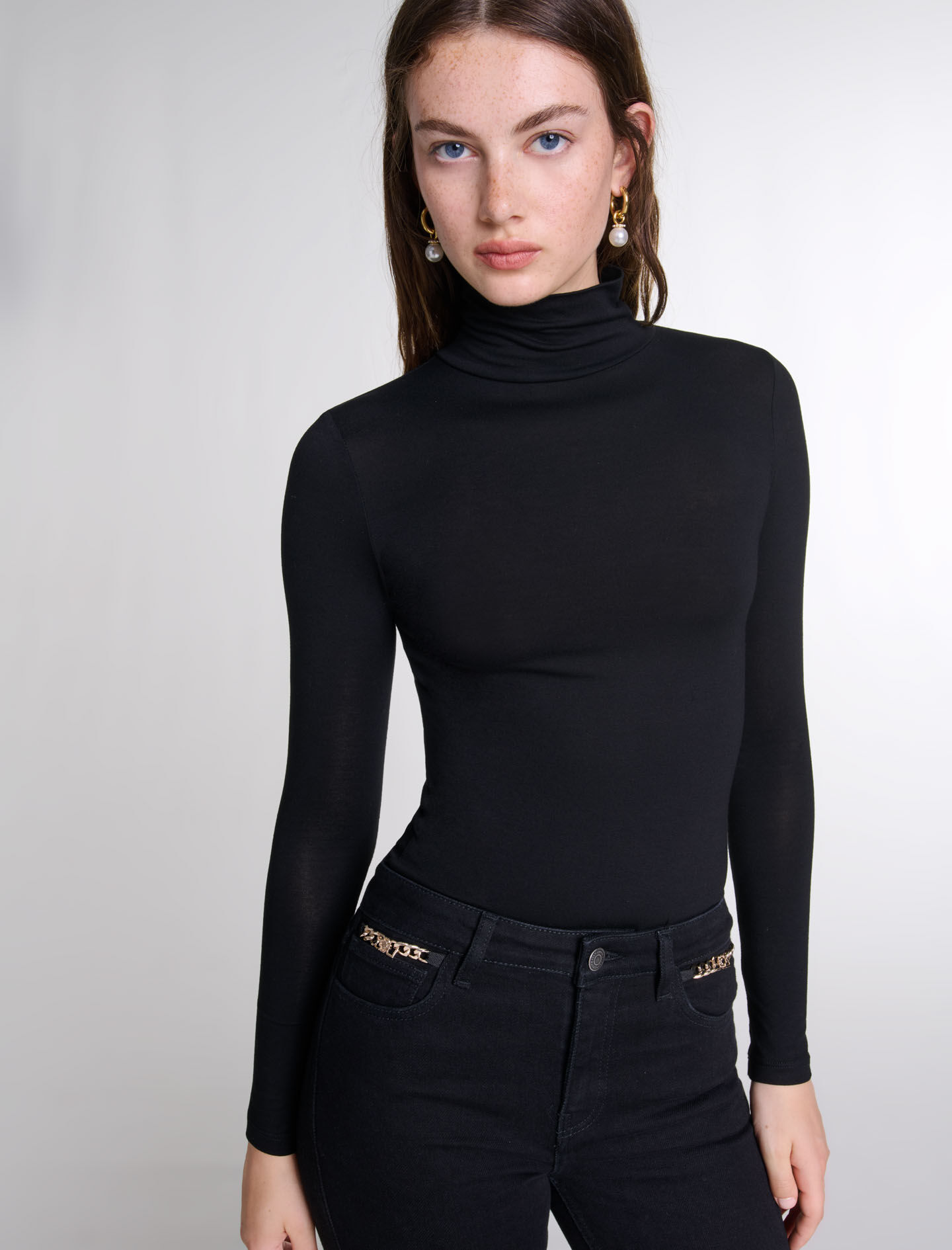 Long-sleeved top