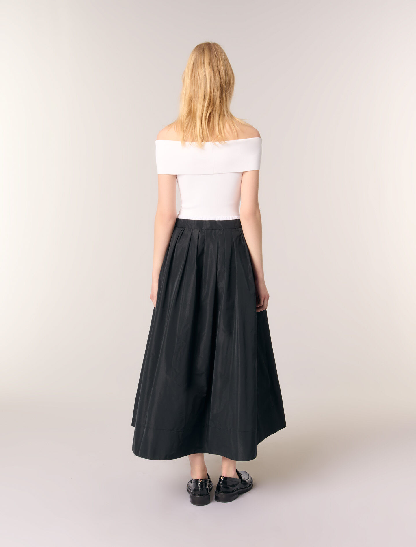 Long skirt with contrast waistband