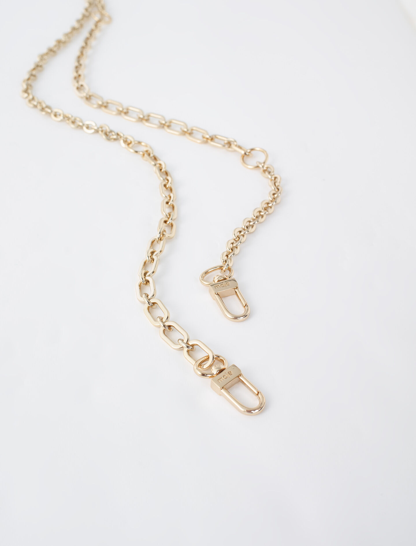 Chain shoulder strap