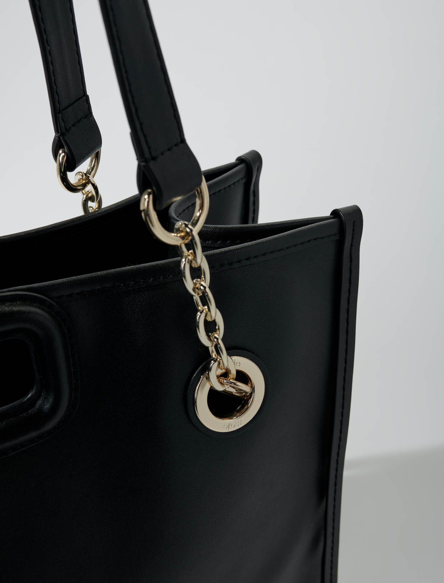 Leather tote bag