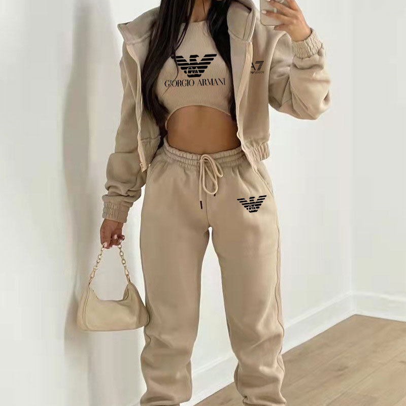 Prosta odzie? sportowa(kurtka + kamizelka + spodnie)