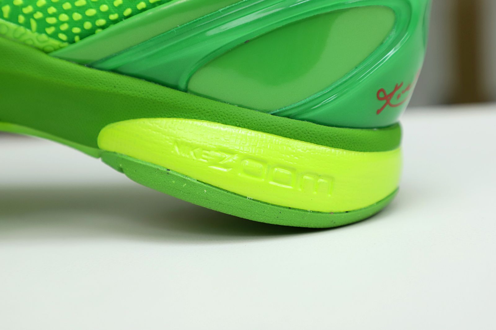 Kobe 6 Protro Grinch Sneakers