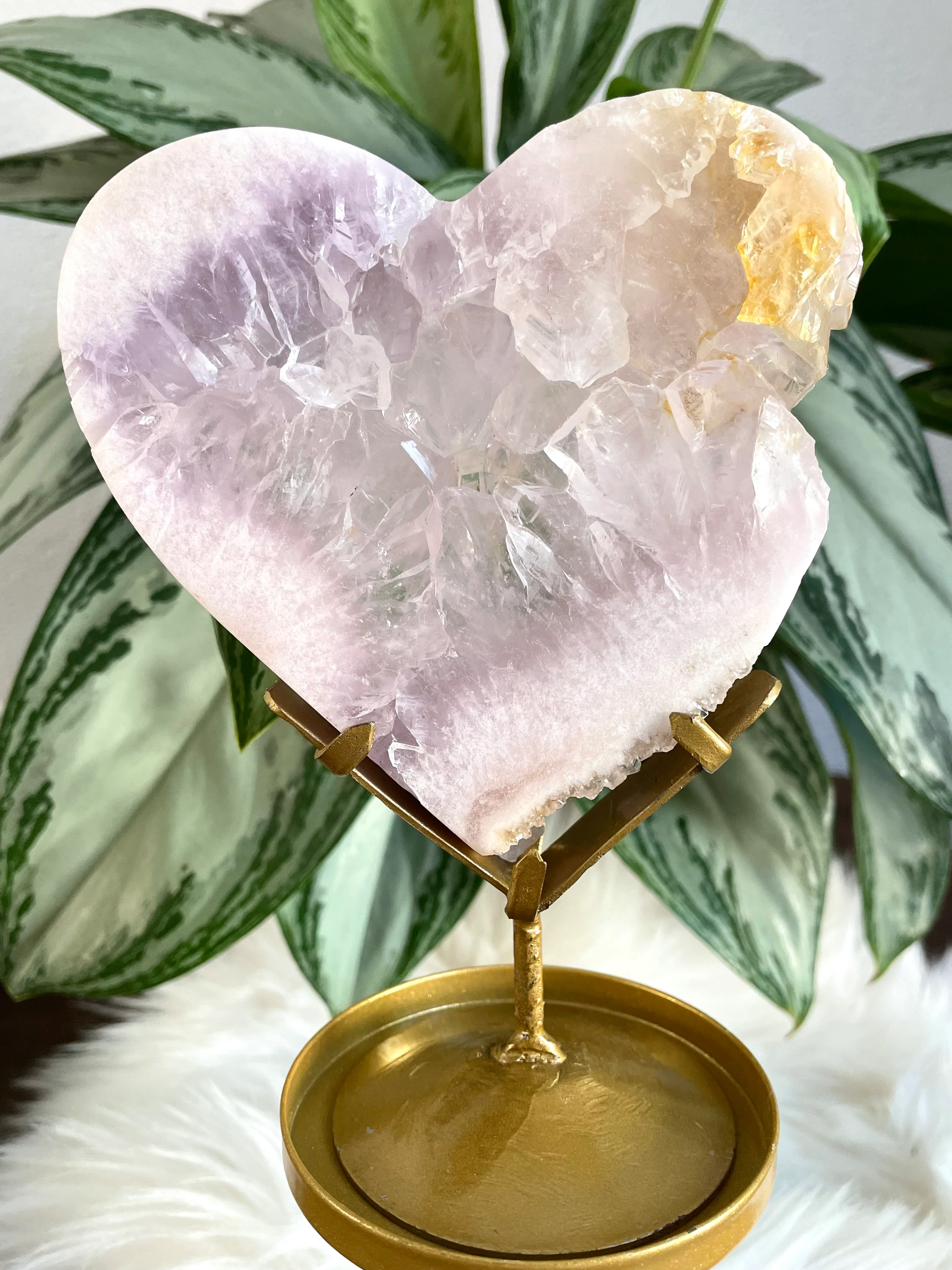 Amethyst Heart on Golden Stand | 613g