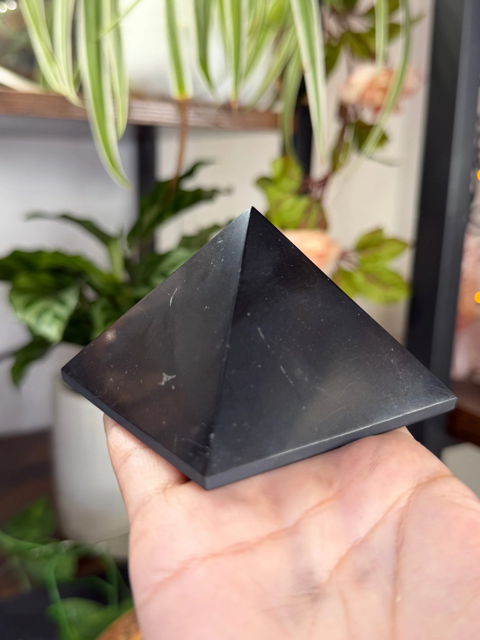 Shungite Pyramid | 243g