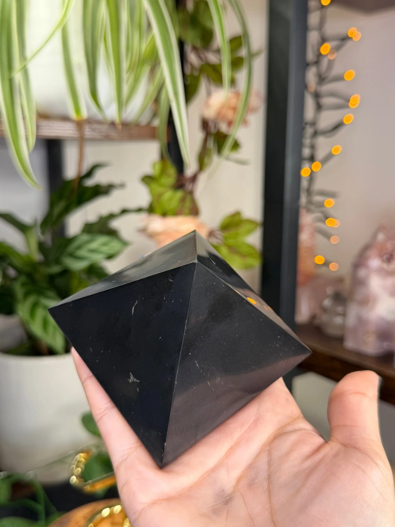 Shungite Pyramid | 243g