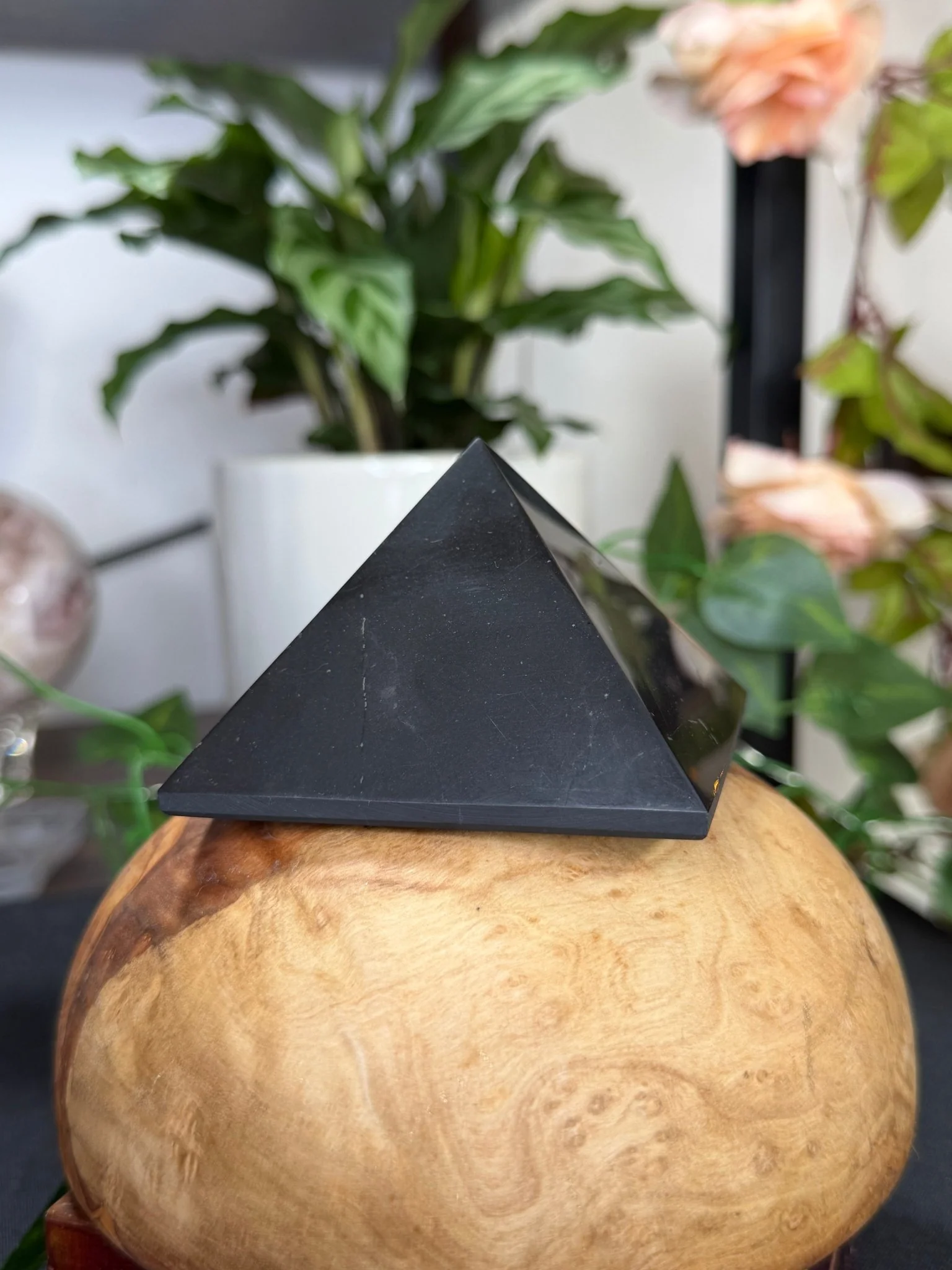 Shungite Pyramid | 243g