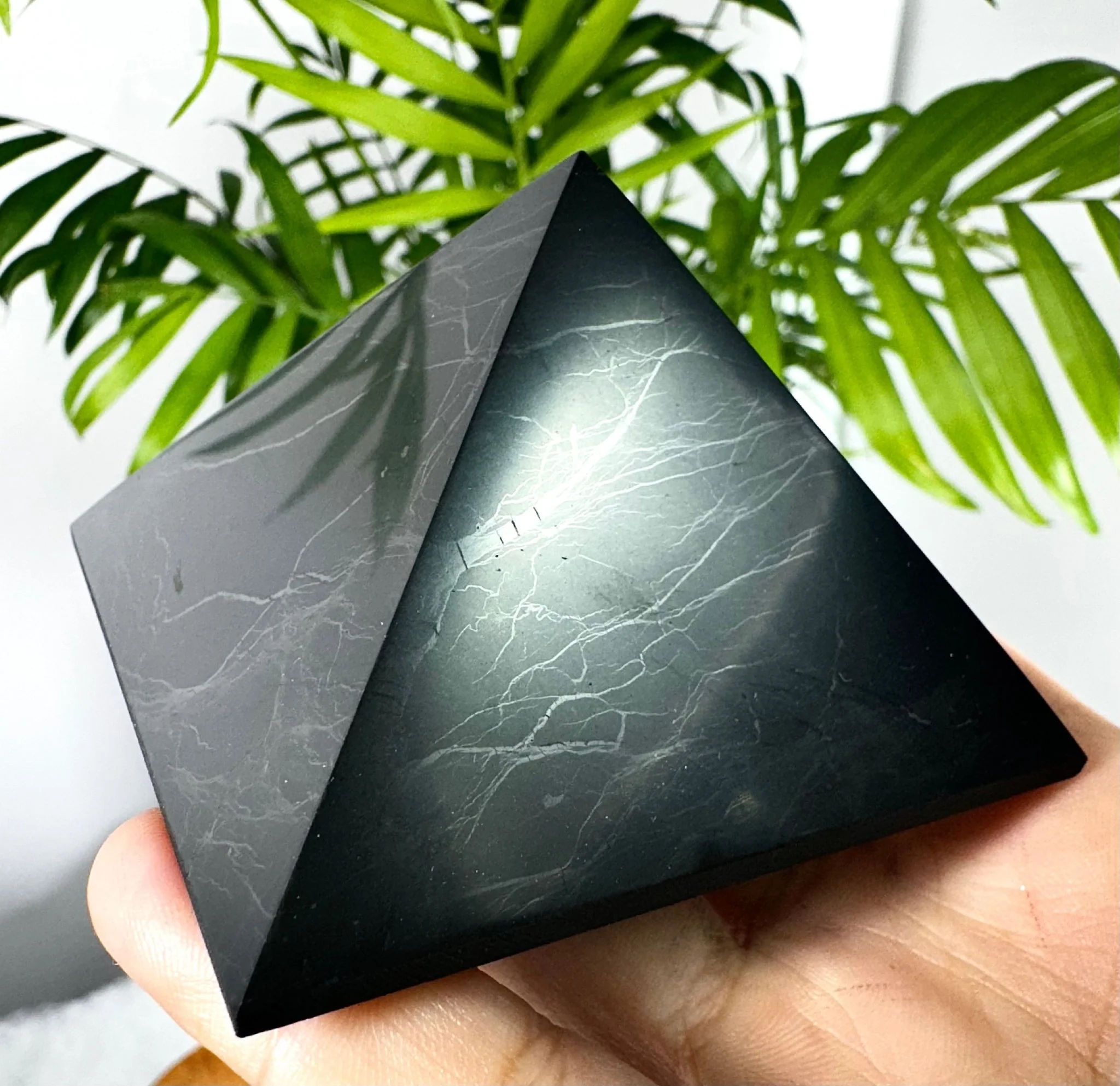 Shungite Pyramid | 190g