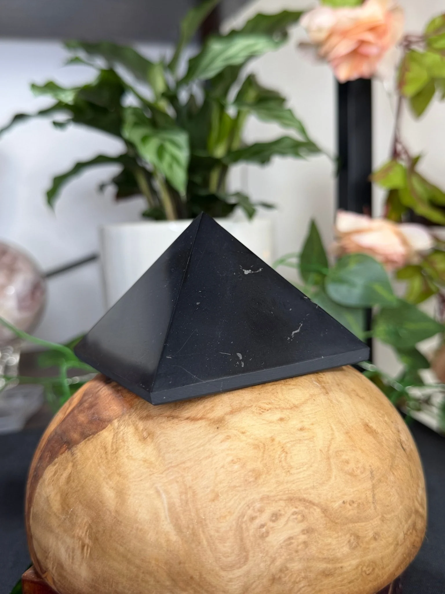 Shungite Pyramid | 243g