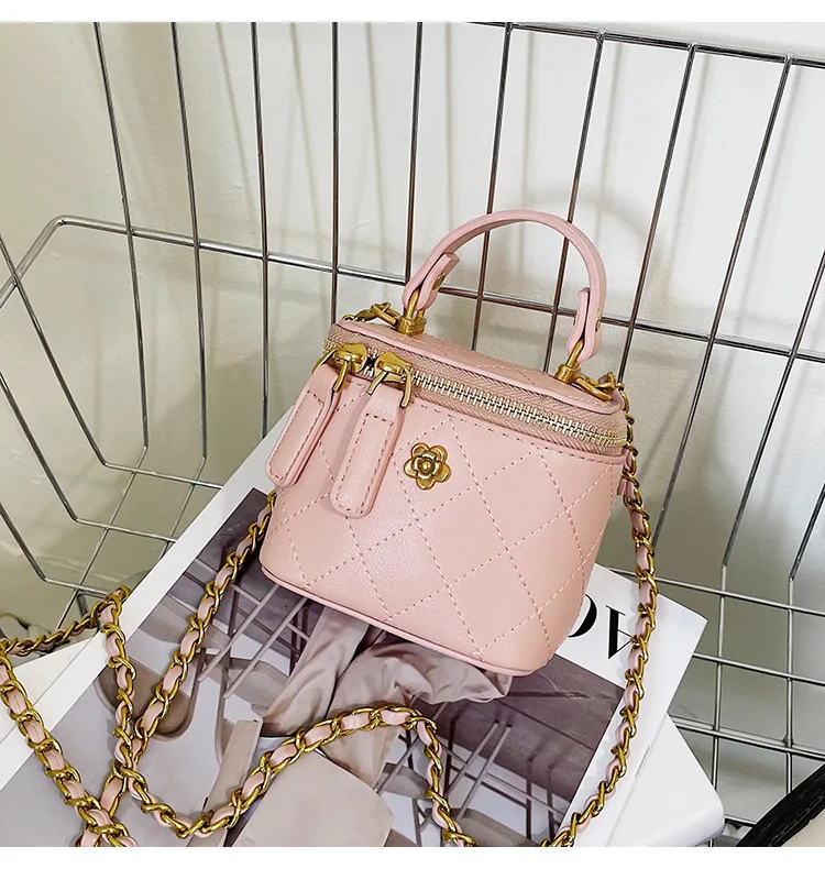 Small Shoulder Bucket Mini Bag Crossbody with Metal Chain �C Trendy and Versatile Handbag