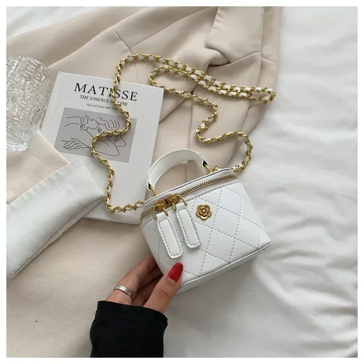 Small Shoulder Bucket Mini Bag Crossbody with Metal Chain �C Trendy and Versatile Handbag