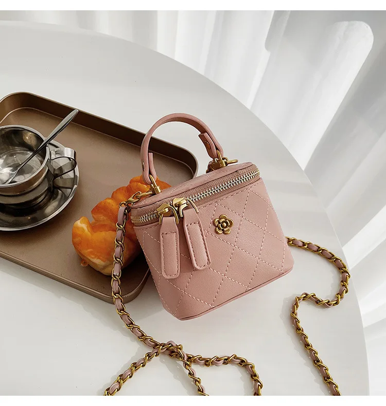 Small Shoulder Bucket Mini Bag Crossbody with Metal Chain �C Trendy and Versatile Handbag