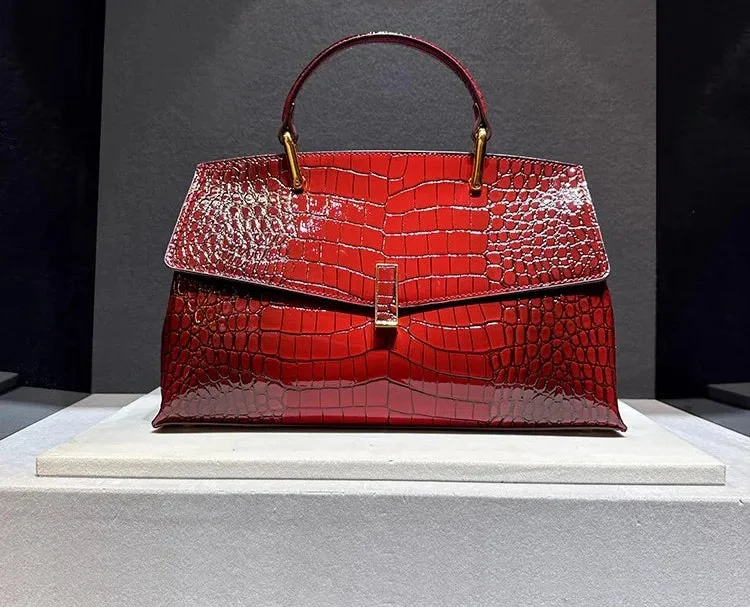 Shell-Shaped Crocodile Pattern Leather Bag �C Luxe Texture, Bold Silhouette