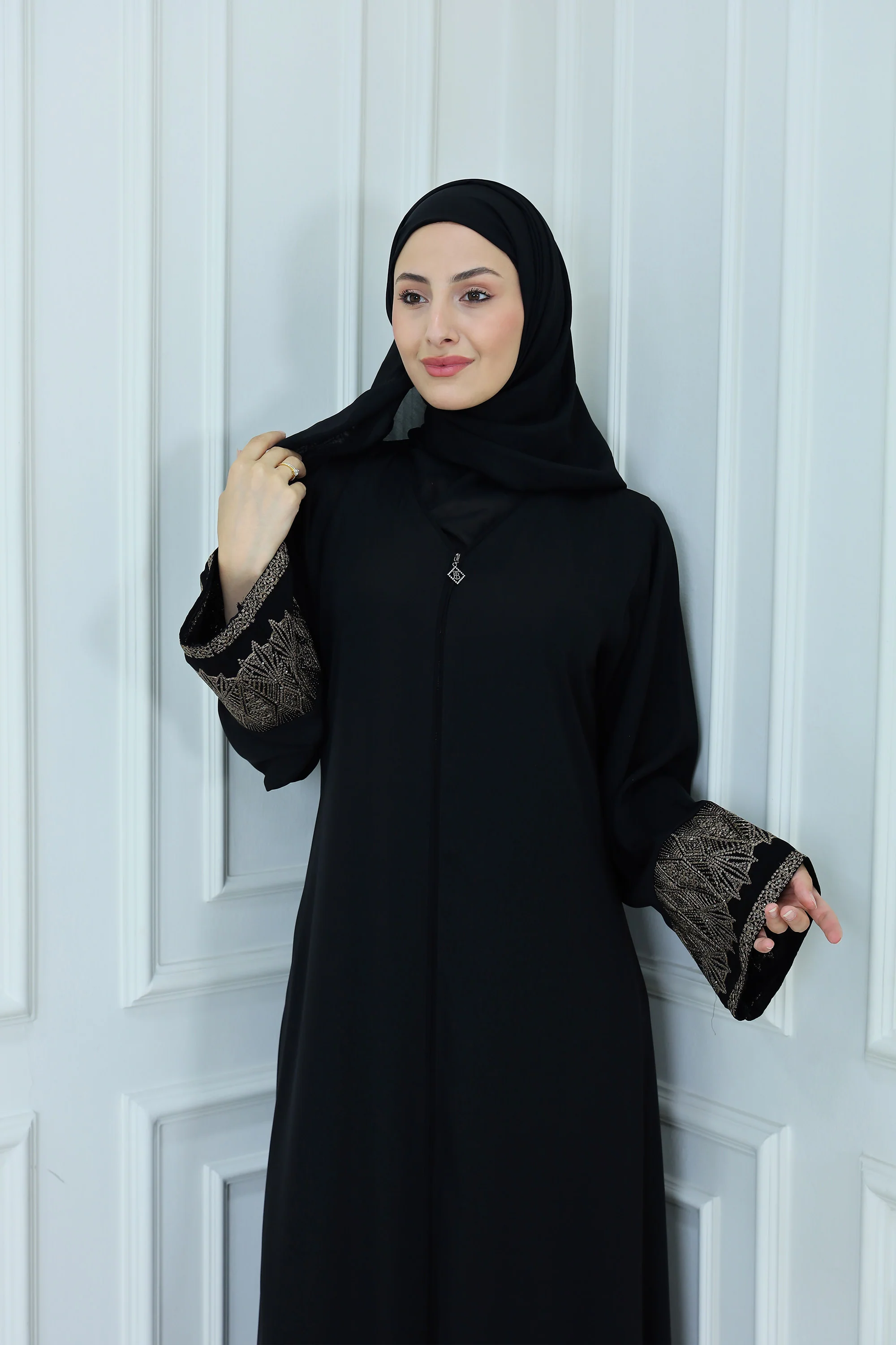 Elegant Strass-Embroidered-Sleeves Abaya