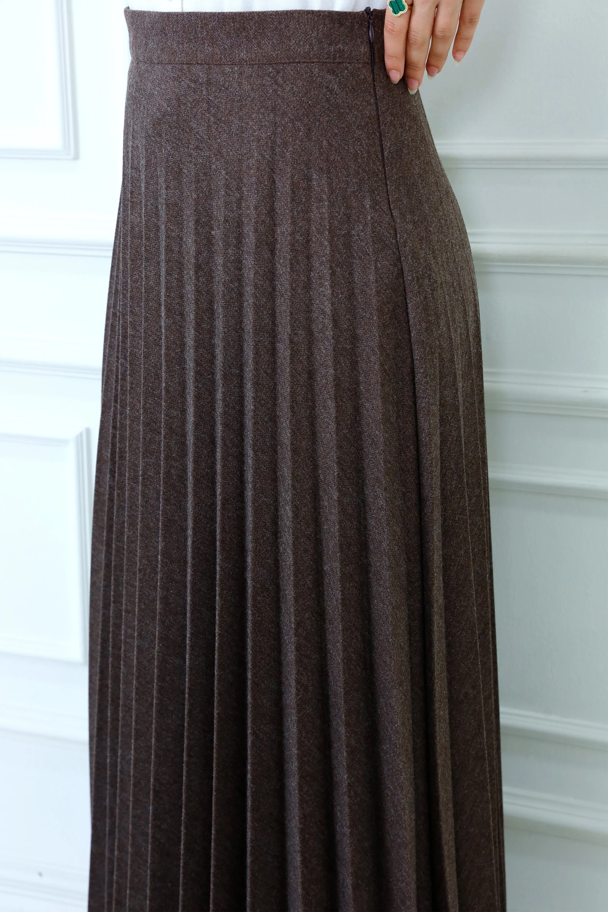 Elegant High-Waist Maxi Pleated Skirt