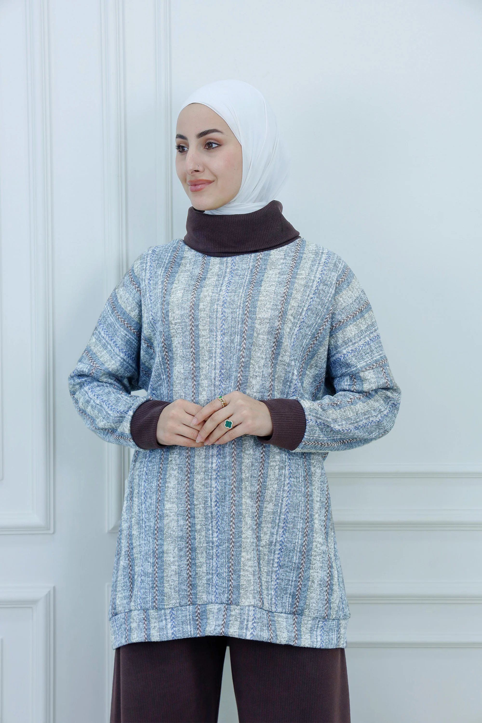 Cozy Patterned Tracksuit Ensemble