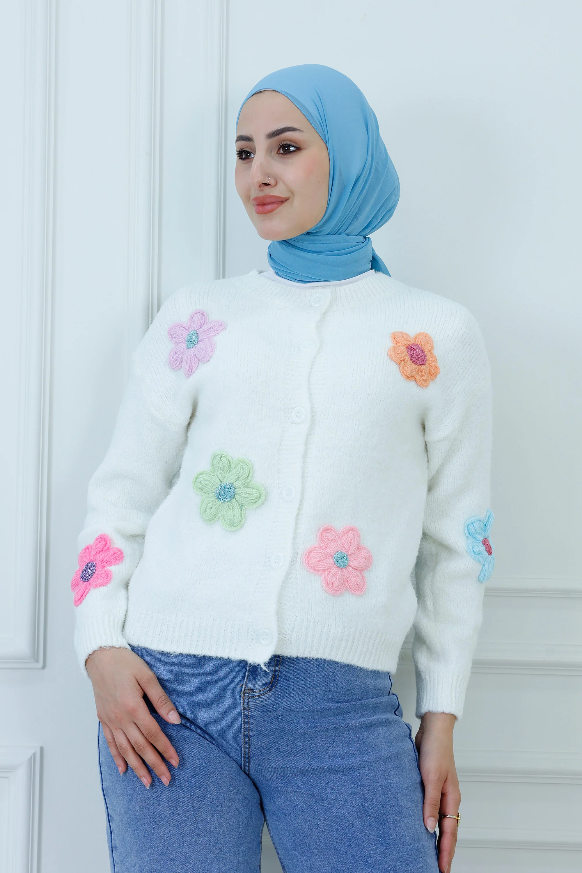 Soft Knit Cardigan with 3D Flower Appliqu��s