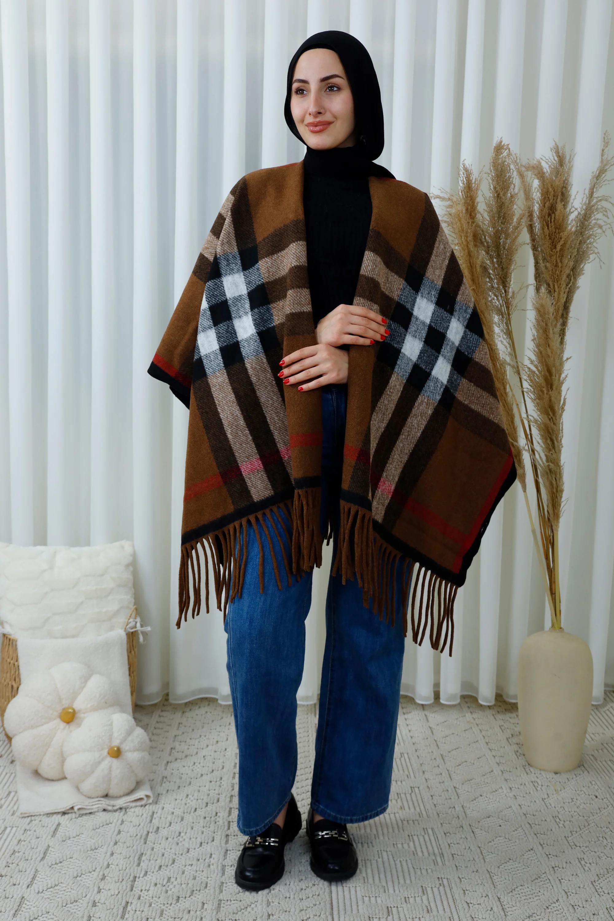 Checked Winter Scarf with Fringe Detail