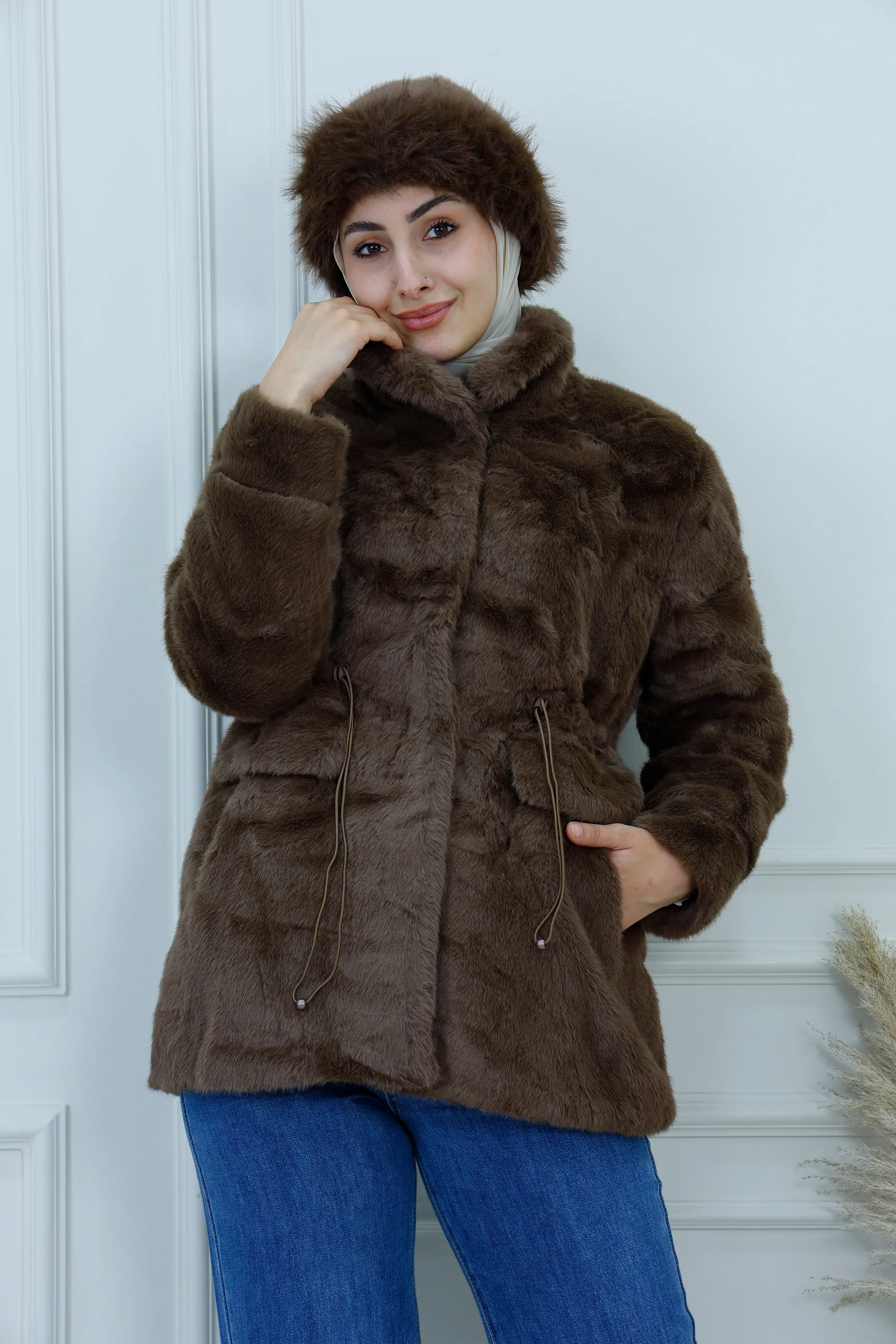Women's Faux Fur Coat with Drawstring Waist