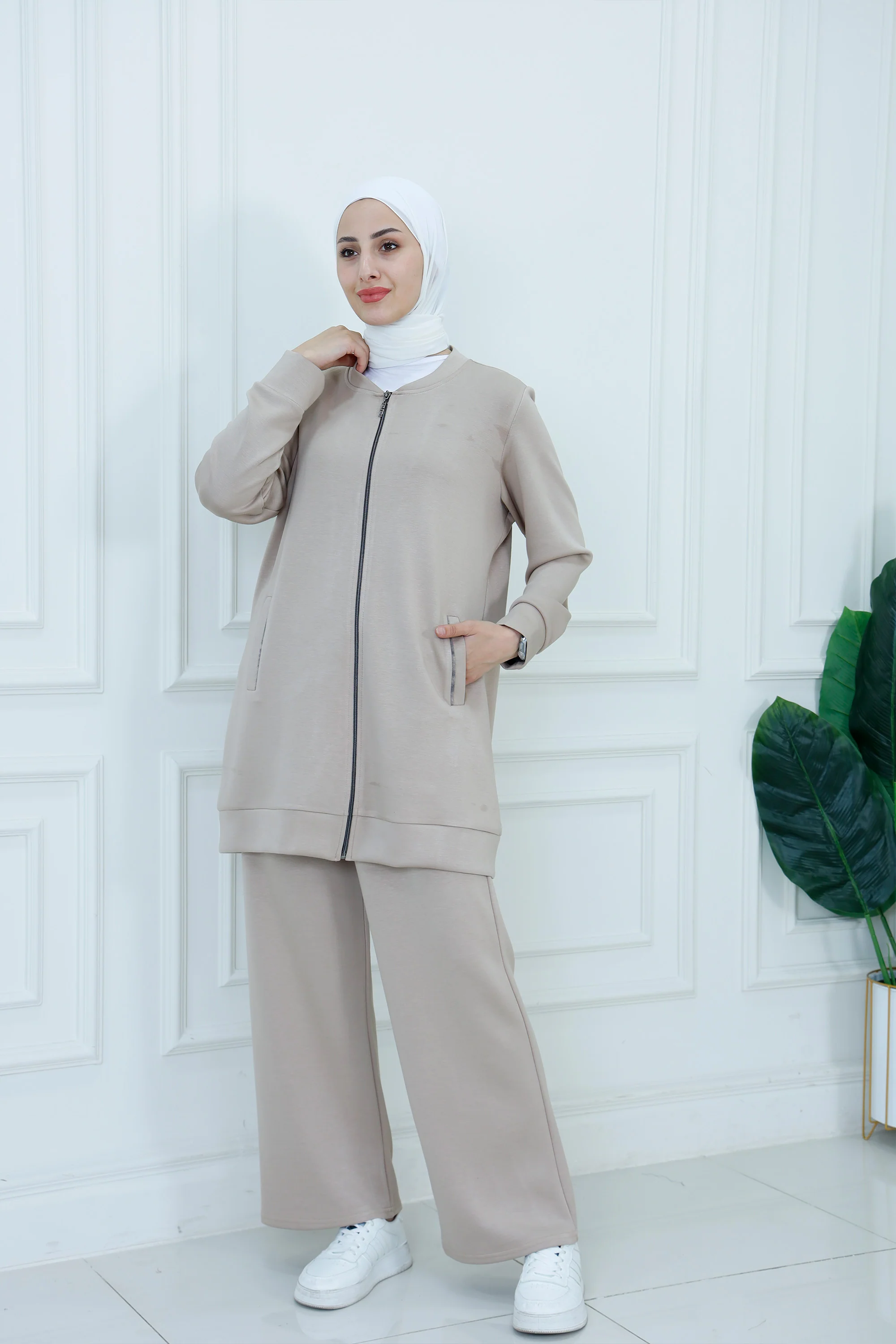 Modest Zip-Up Tunic and Wide-Leg Tracksuit