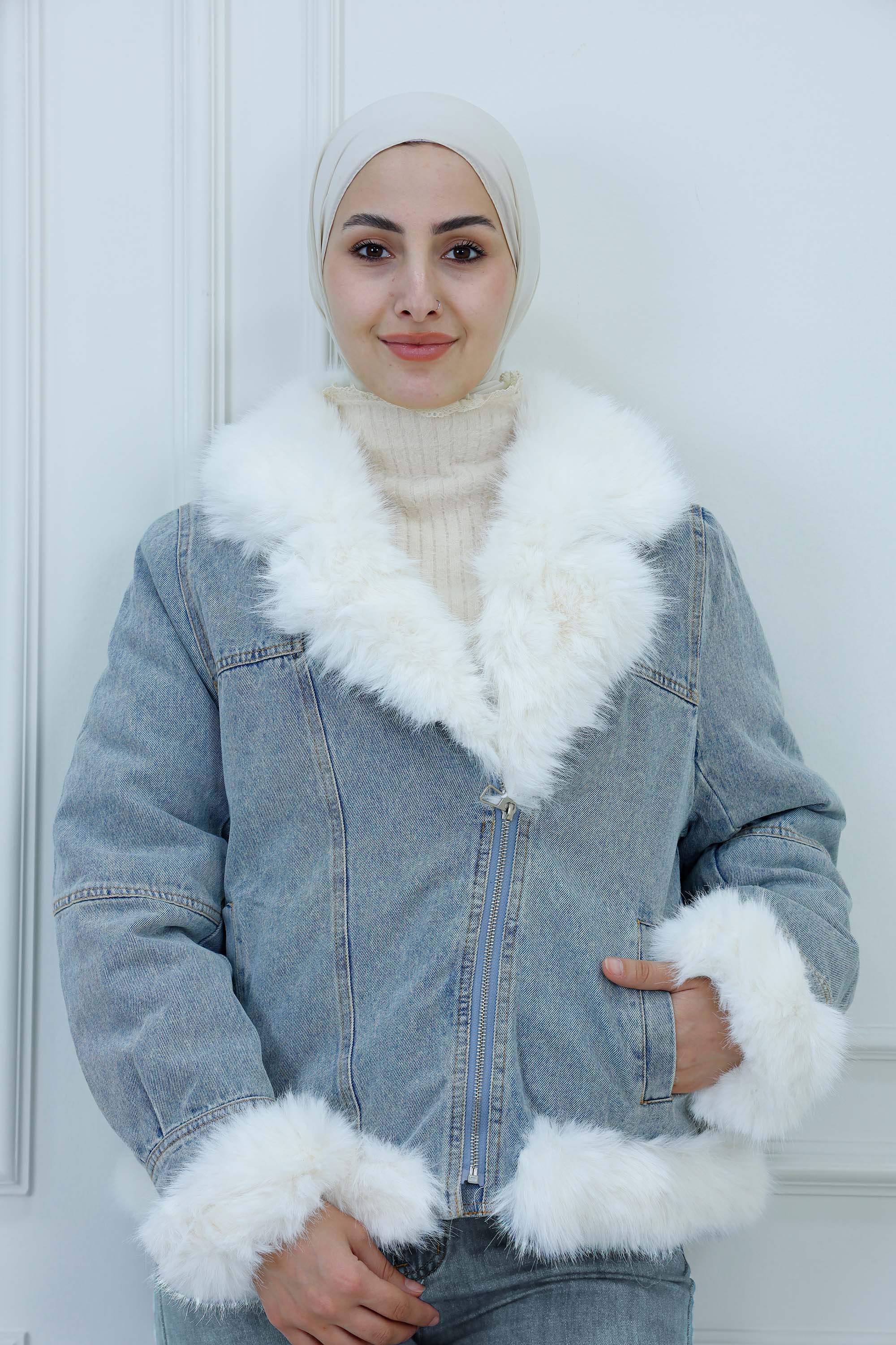 Faux Fur Trim Denim Jacket
