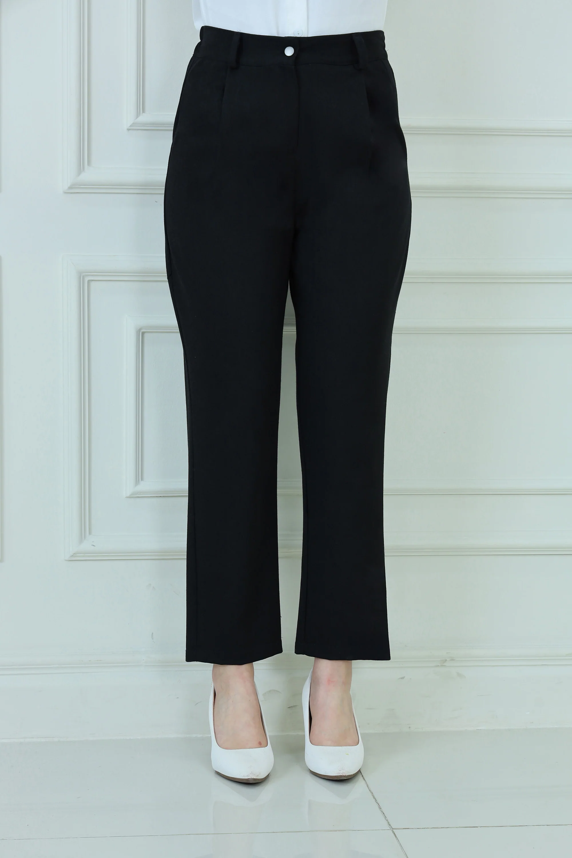 Slim-Fit Linen Pants