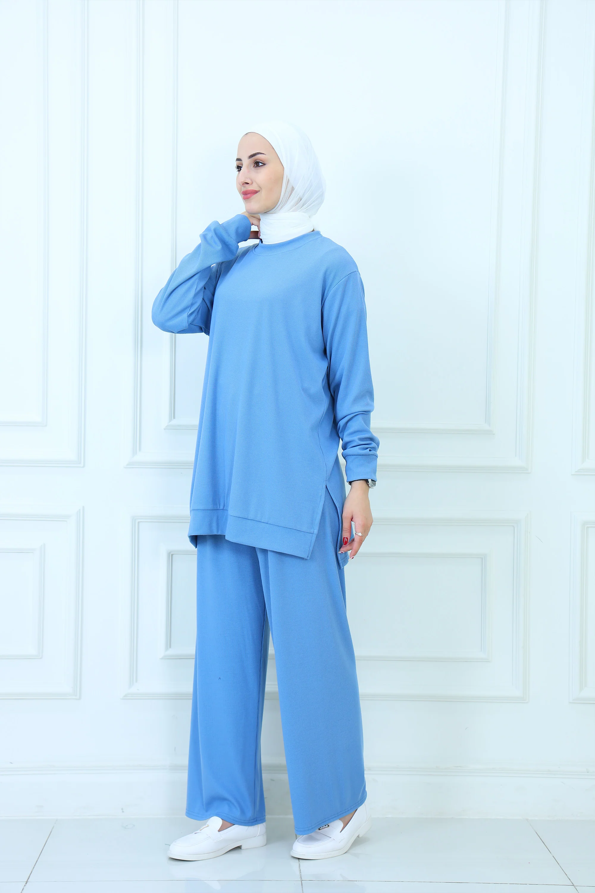 Two-Pieces Modest Tracksuit with Oversized Top and Wide Pants
