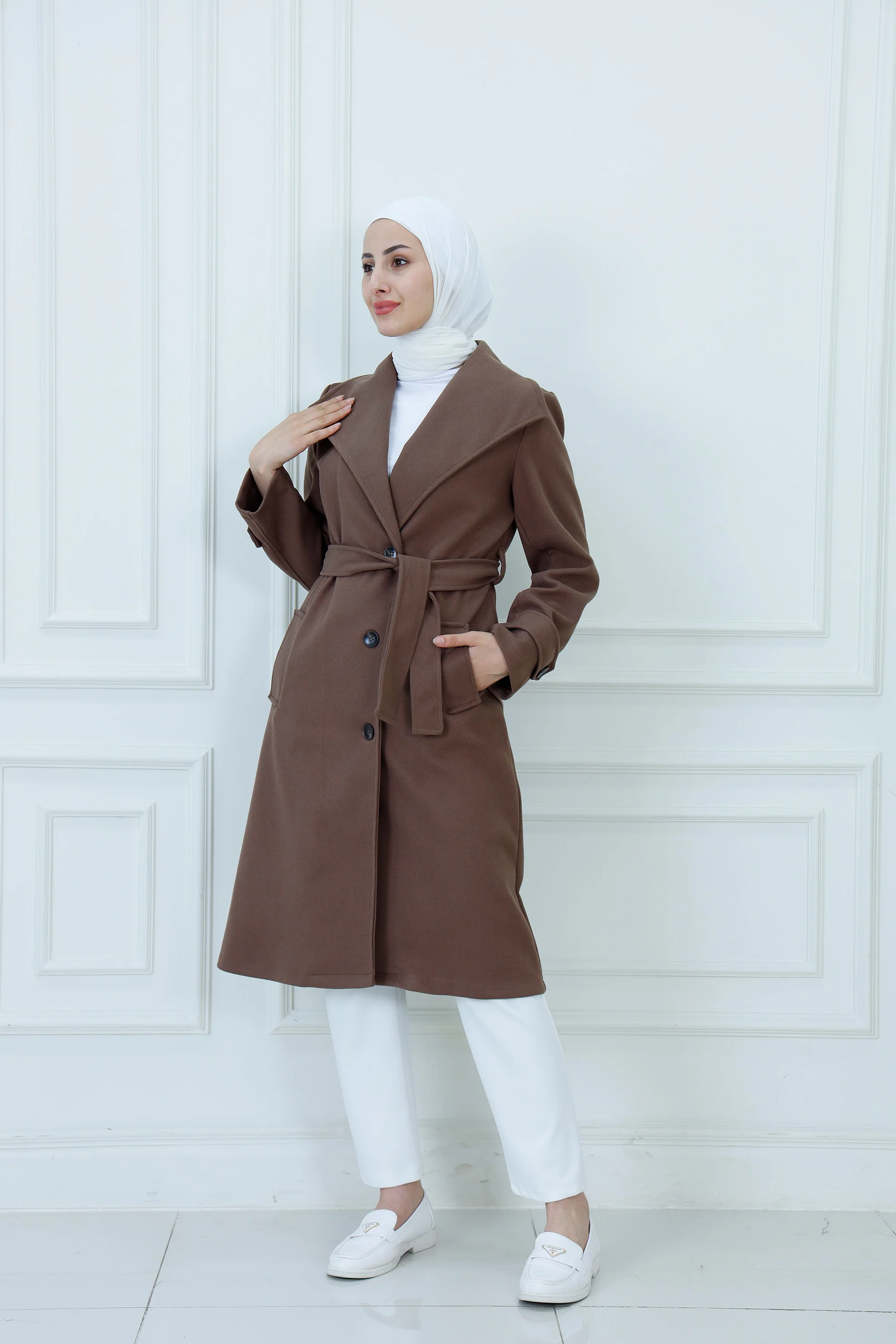 Elegant Broadcloth Overcoat with Belt