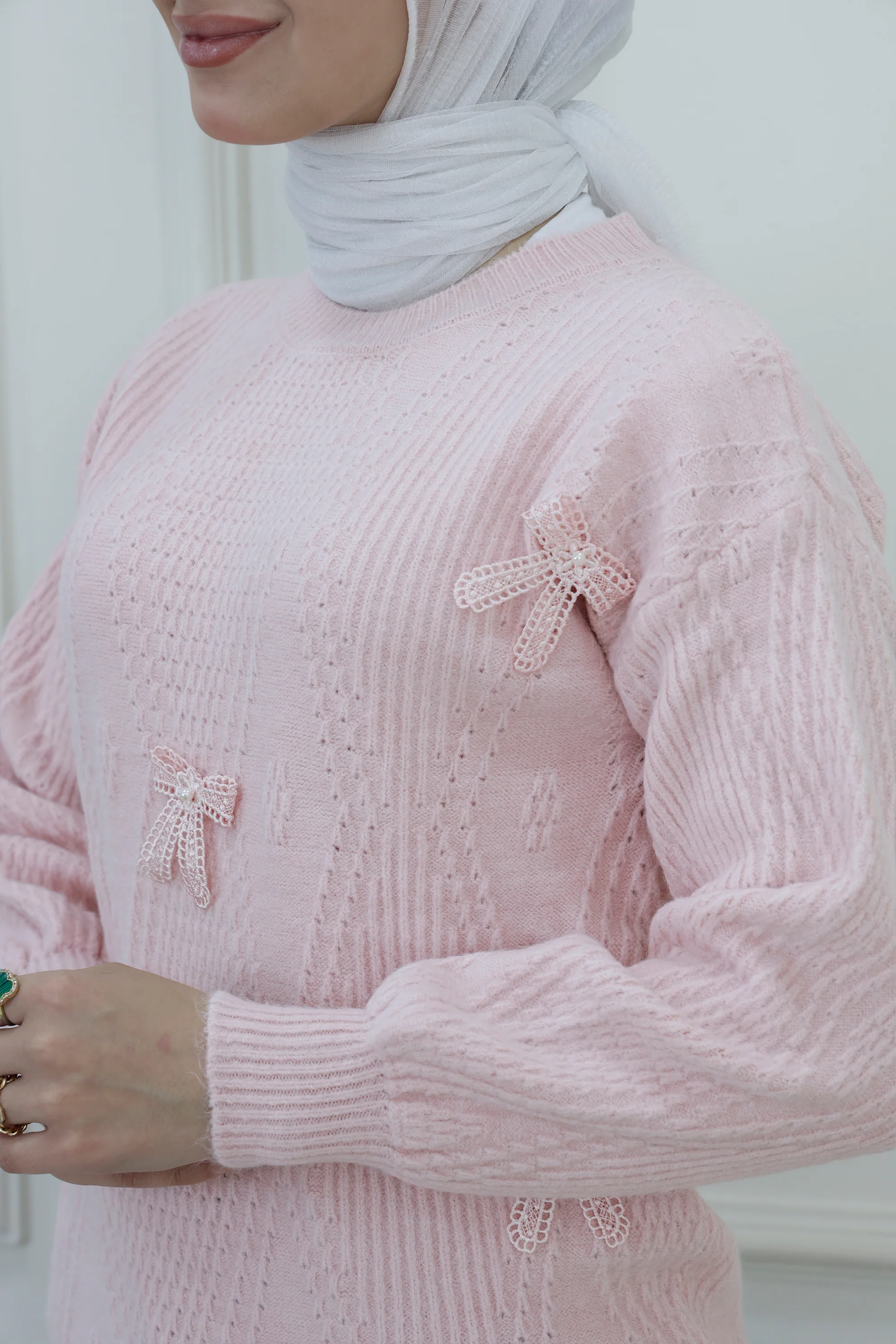 Women��s Lace Bow Knit Sweater �C Textured Design