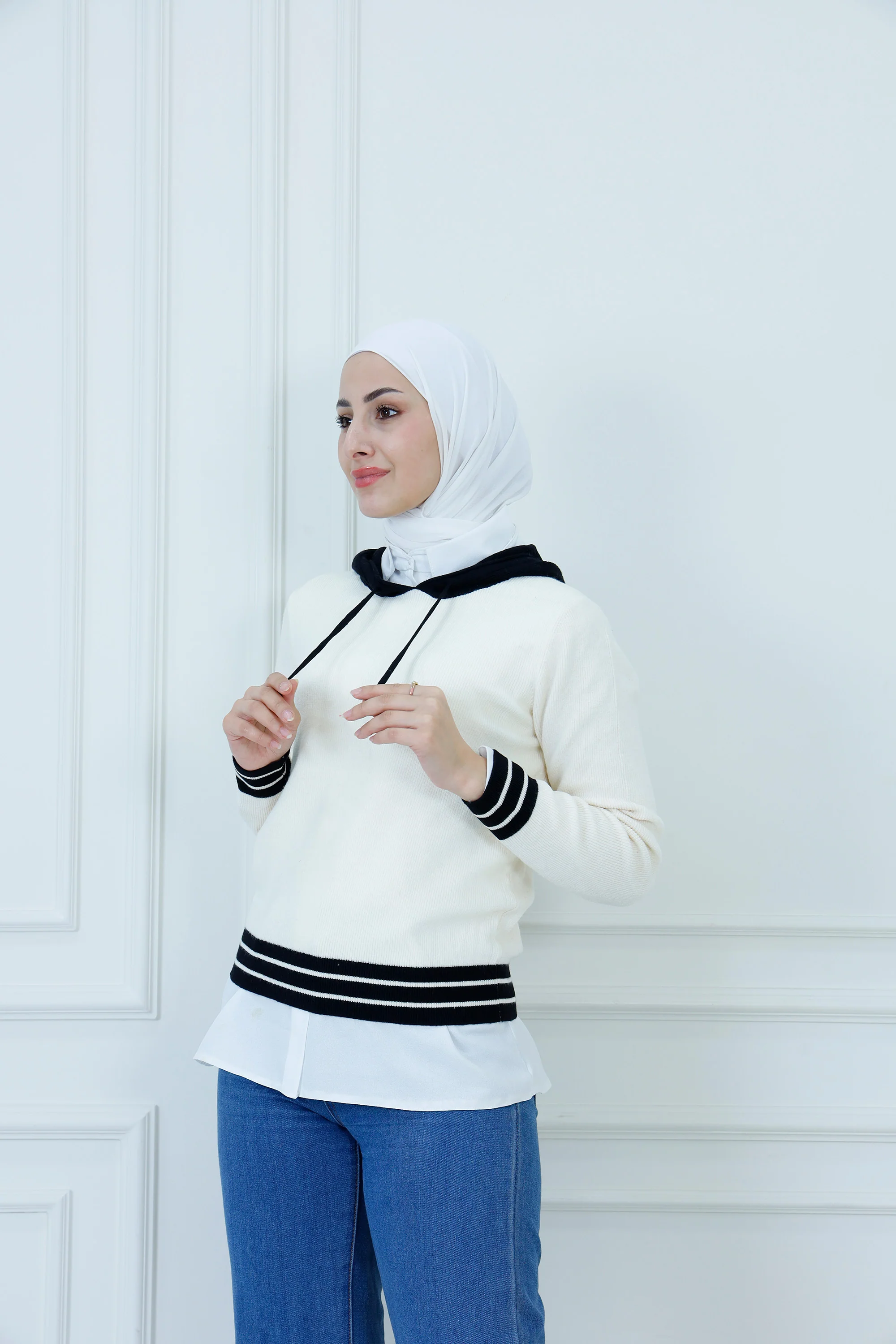 Cropped Striped Trim Knit Hoodie