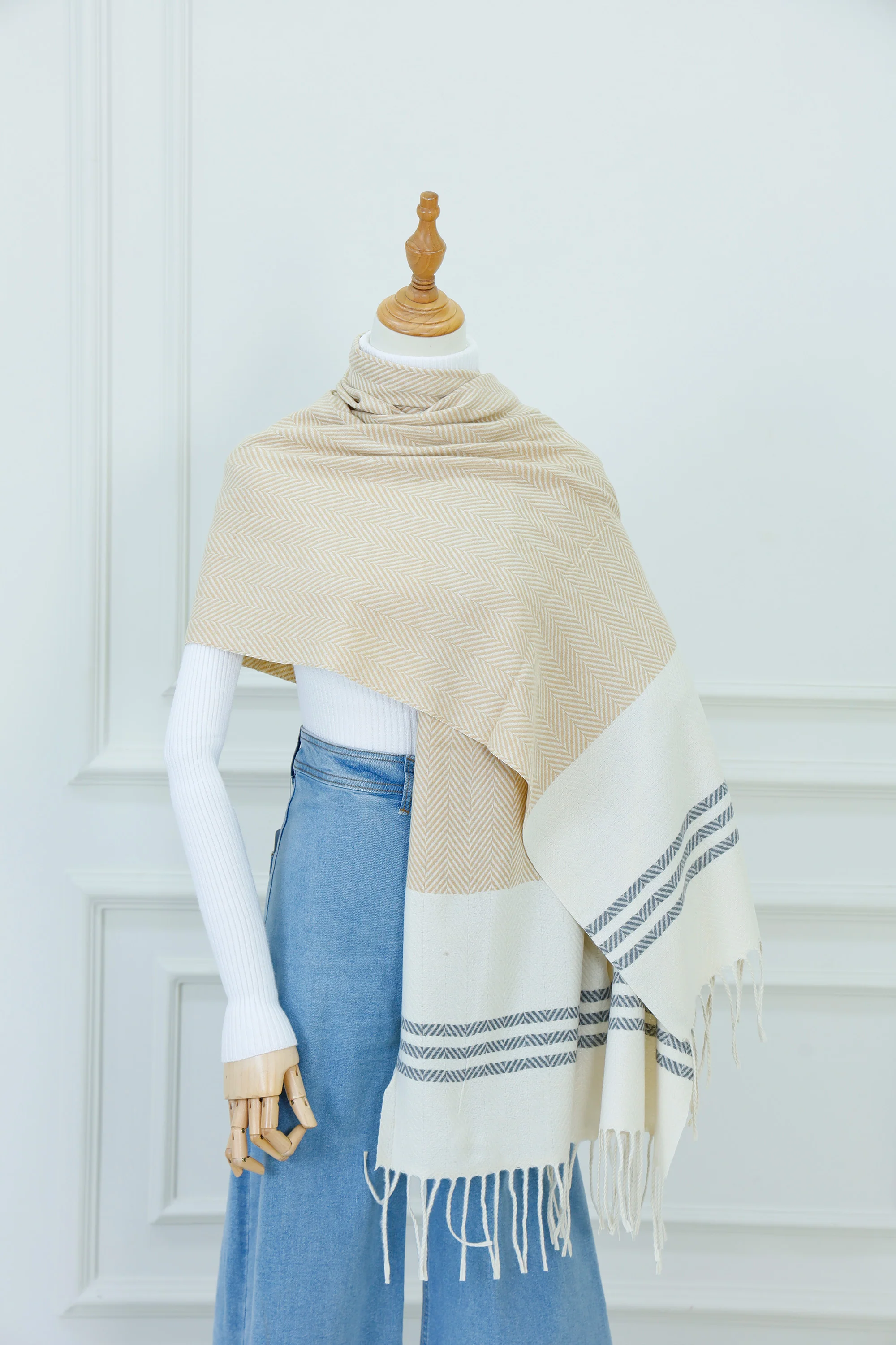 Plaid Knit Shoulder Scarf (3)